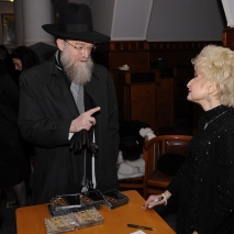Rebecen Jungreis - Chanuka 2010